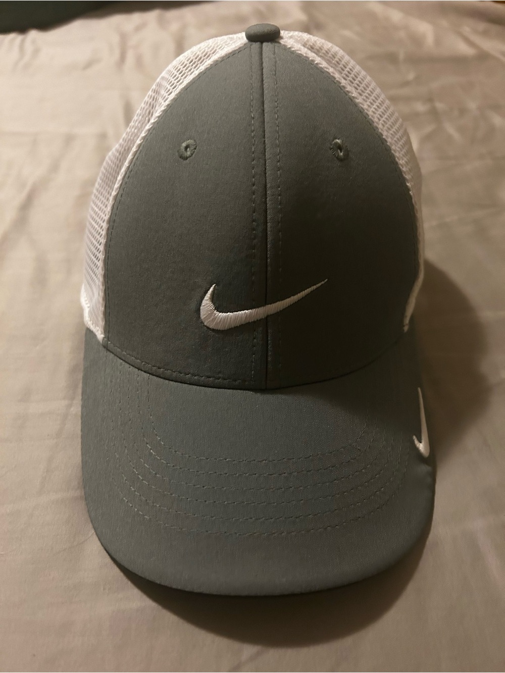 Nike Legacy91 Dri-FIT Mesh Cap Grey/White Men's Size M/L